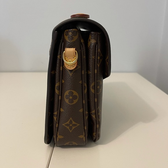 Louis Vuitton Pochette Metis - Picture 4 of 9